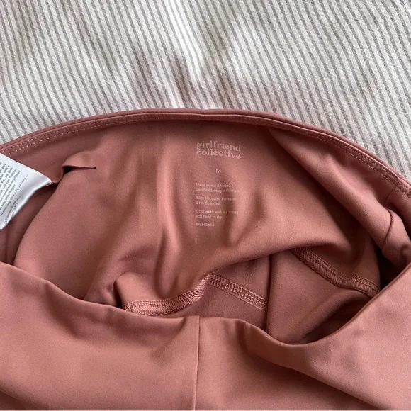 Girlfriend Collective Compressive High-Rise Legging - Picture 3 of 4